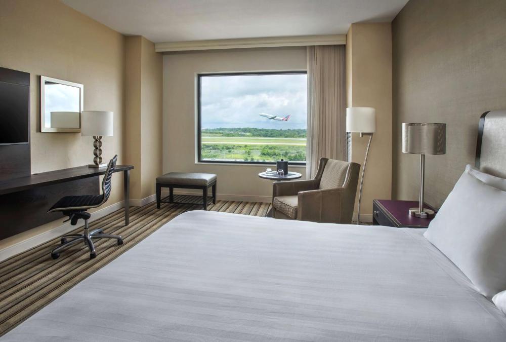 King Room with Accessible Shower - Disability Access interior